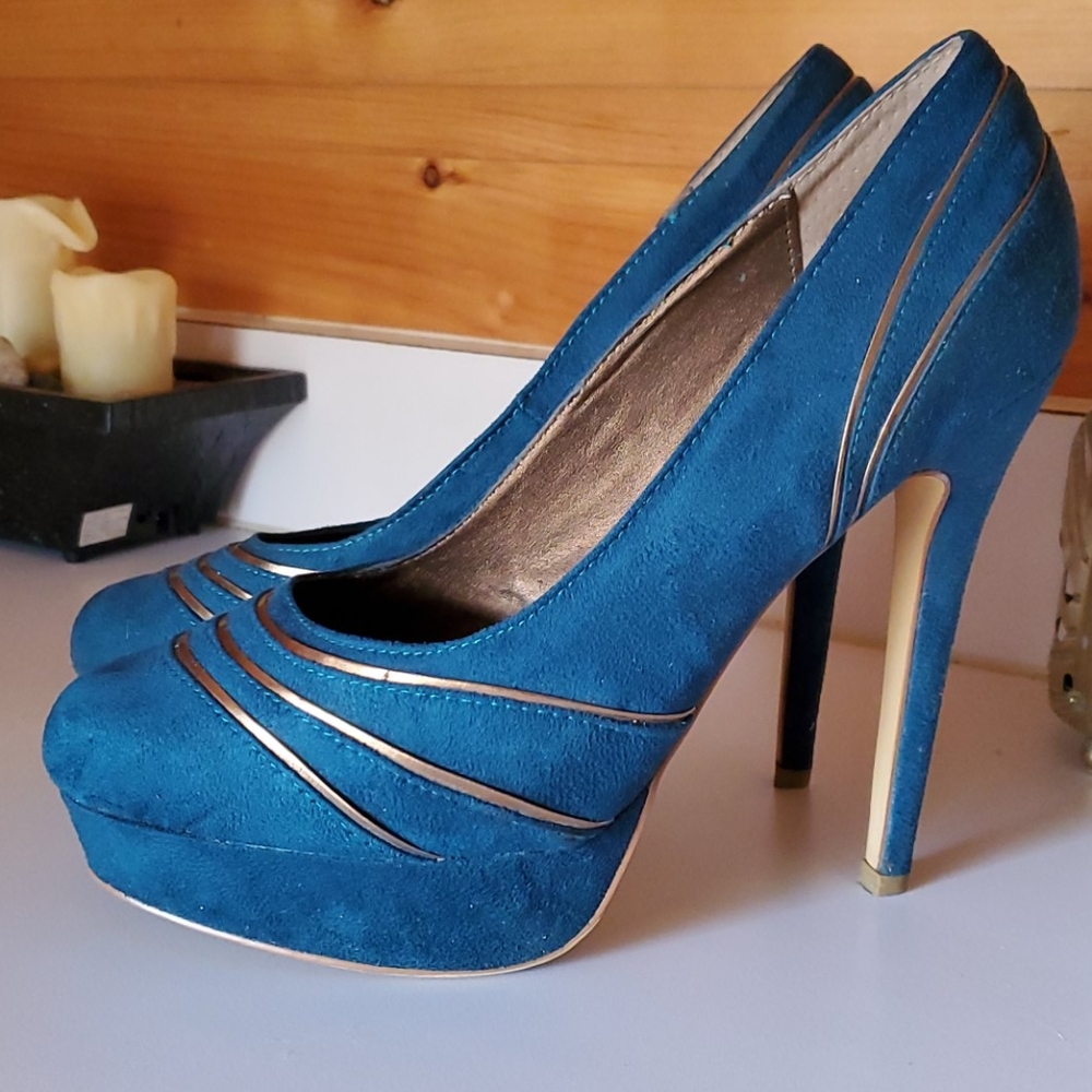 Marco Santi size 10 peacock blue heels